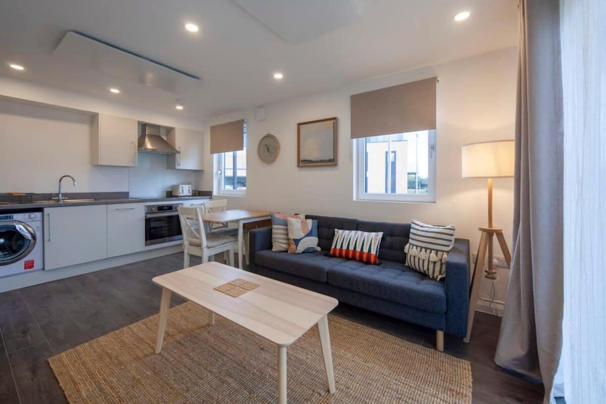 Contemporary 1 Bedroom Apartment In Ashford Ashford  Exteriör bild